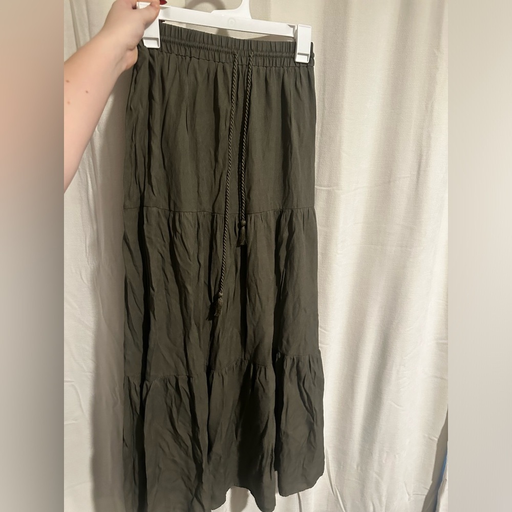 H&M Army Green Skirt (s)